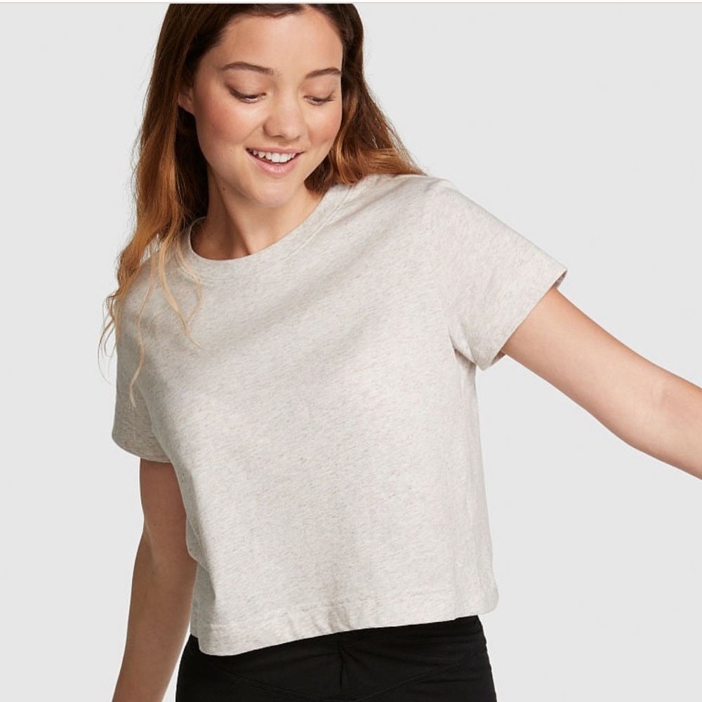 New PINK
COTTON SHORT SLEEVE T-SHIRT